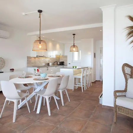 Dom wakacyjny Casa Brittany, Vacation With Sea View Mijas